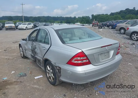 2007 Mercedes-Benz C 280 Luxury 4Matic z USA, uszkodzony, nr VIN WDBRF92H07F903672